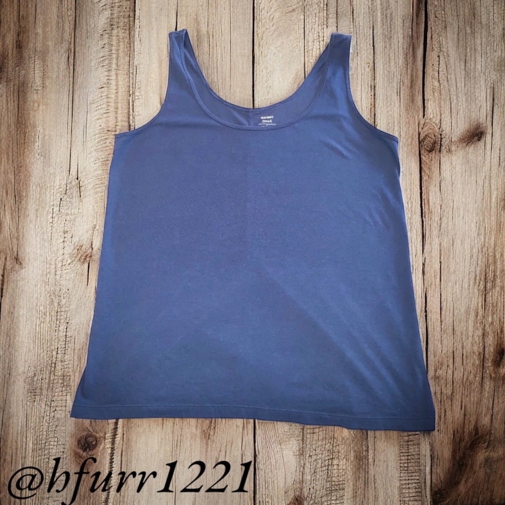 OLD NAVY FITTED TANK SIZE XL